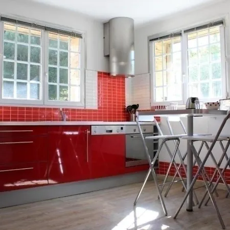 House Mais 6 Pieces Oleron 10 Couchages Pierre D'oleron サン・ピエール・ドレロン